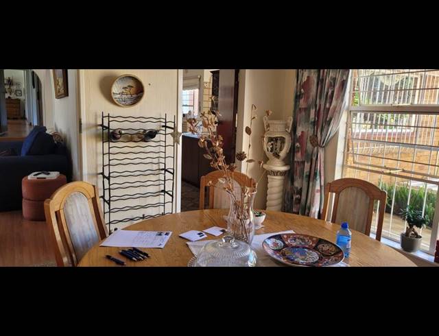 4 BEDROOM HOUSE FOR SALE IN GLENVISTA